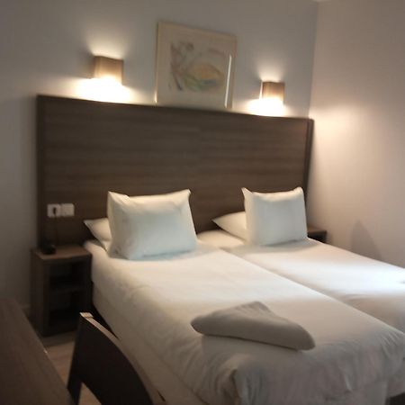 Hotel Du Globe 18 Parijs Kamer foto
