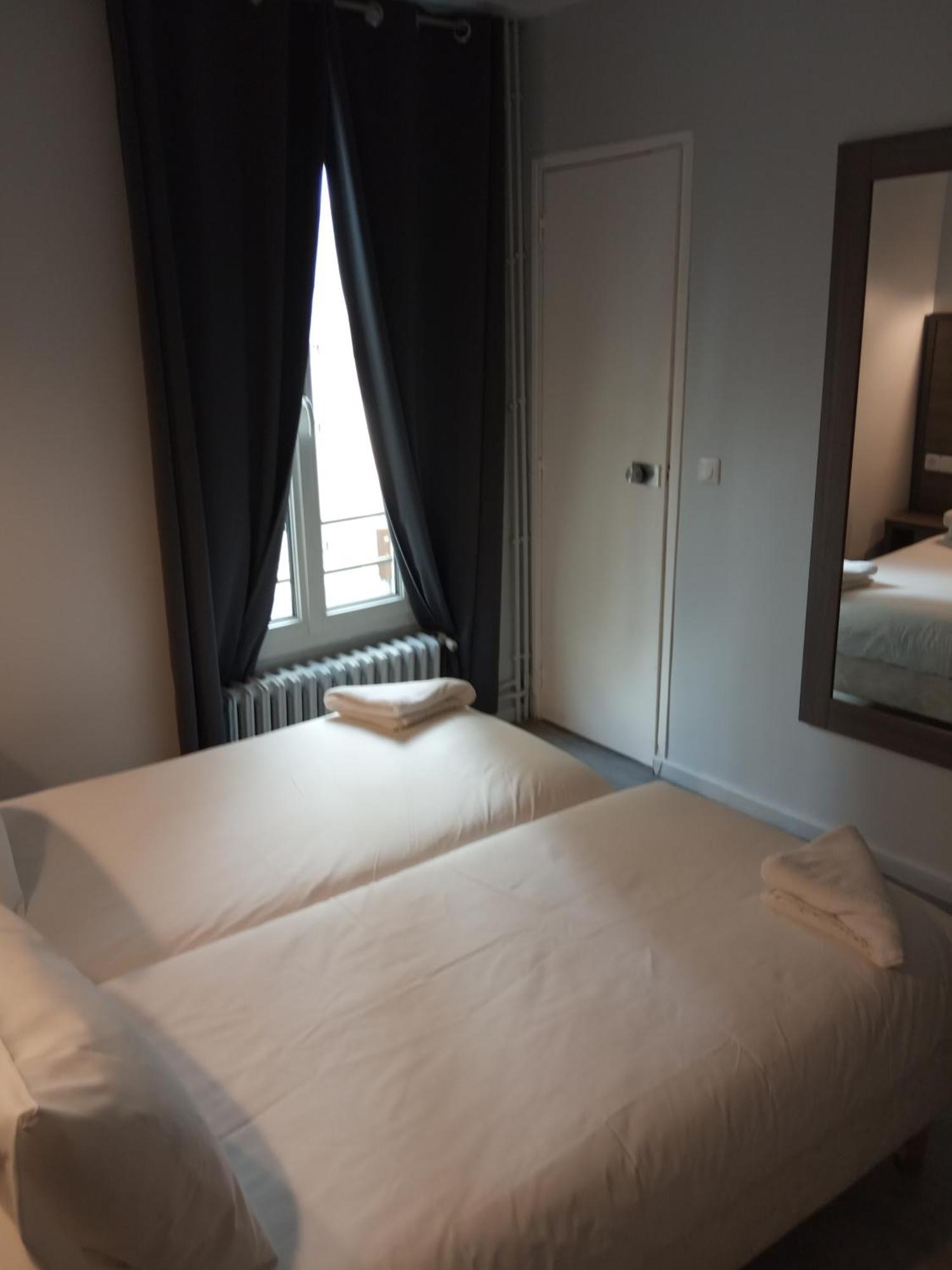 Hotel Du Globe 18 Parijs Kamer foto